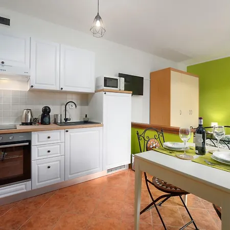 Studio Apartment דירה ורסאר