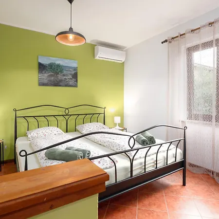 דירה Studio Apartment ורסאר